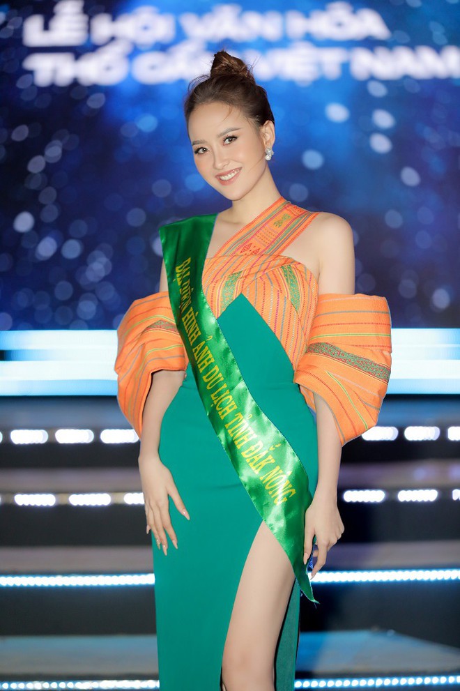 Hoa hậu Khánh Ngân và top 30 thí sinh Miss Tourism Vietnam rạng rỡ tại Lễ hội thổ cẩm - ảnh 1