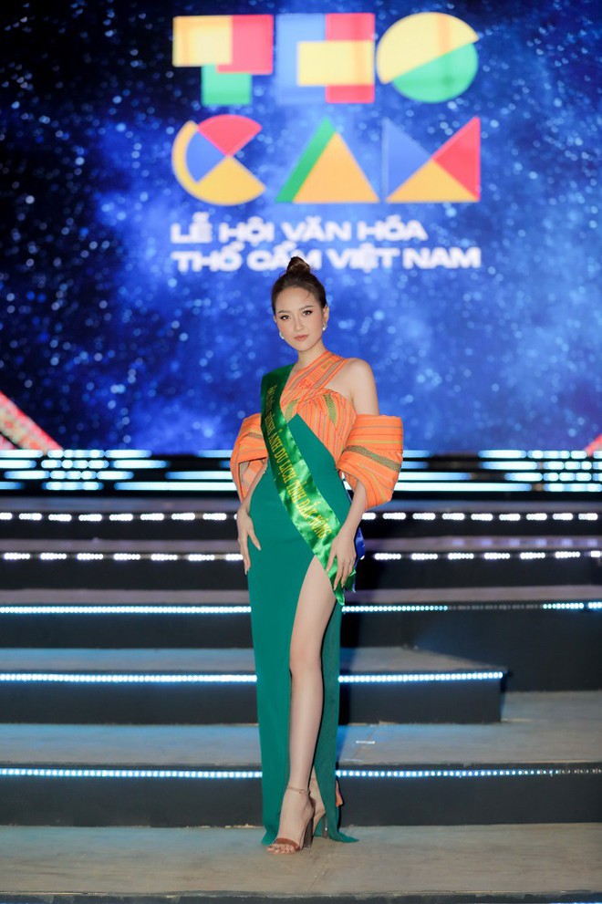 Hoa hậu Khánh Ngân và top 30 thí sinh Miss Tourism Vietnam rạng rỡ tại Lễ hội thổ cẩm - ảnh 2