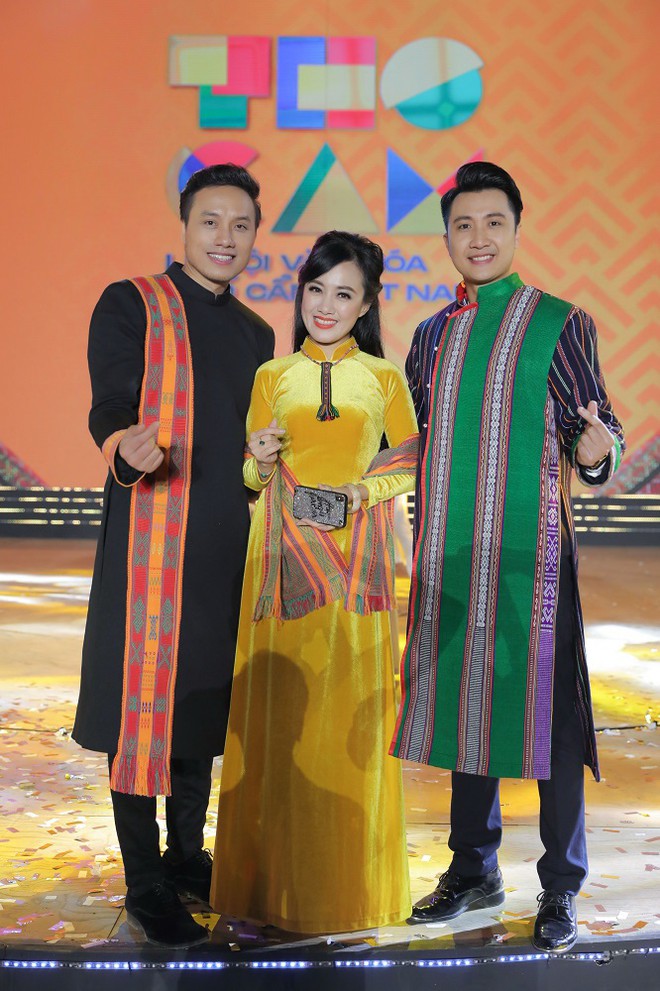 Hoa hậu Khánh Ngân và top 30 thí sinh Miss Tourism Vietnam rạng rỡ tại Lễ hội thổ cẩm - ảnh 9