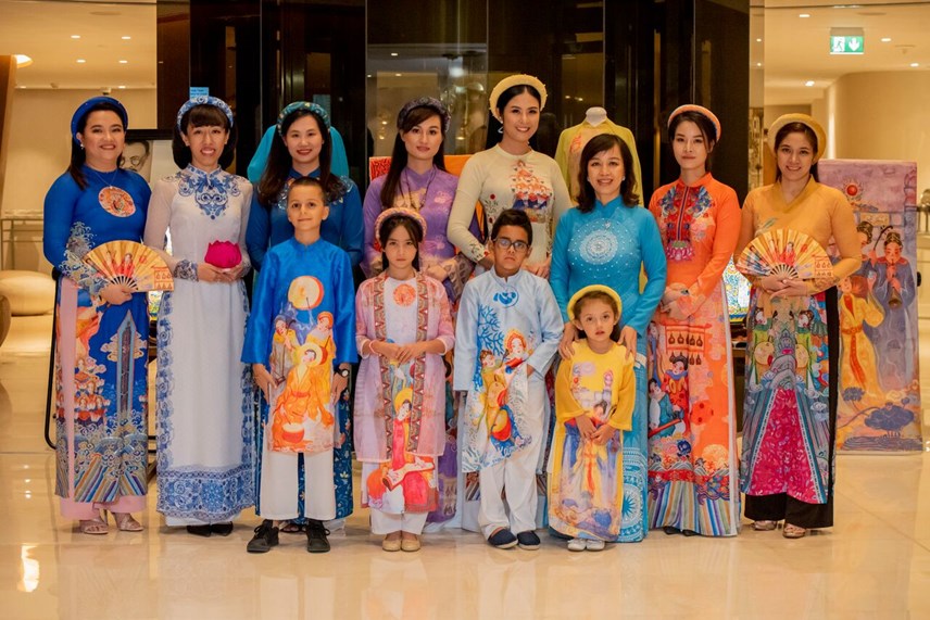 hoa-hau-ngoc-h226n-dau-d225u-noi-niem-mang-225o-d224i-truyen-thong-vuon-tam-the-gioi_1.jpg hoa-hau-ngoc-h226n-dau-d225u-noi-niem-mang-225o-d224i-truyen-thong-vuon-tam-the-gioi_1.jpg