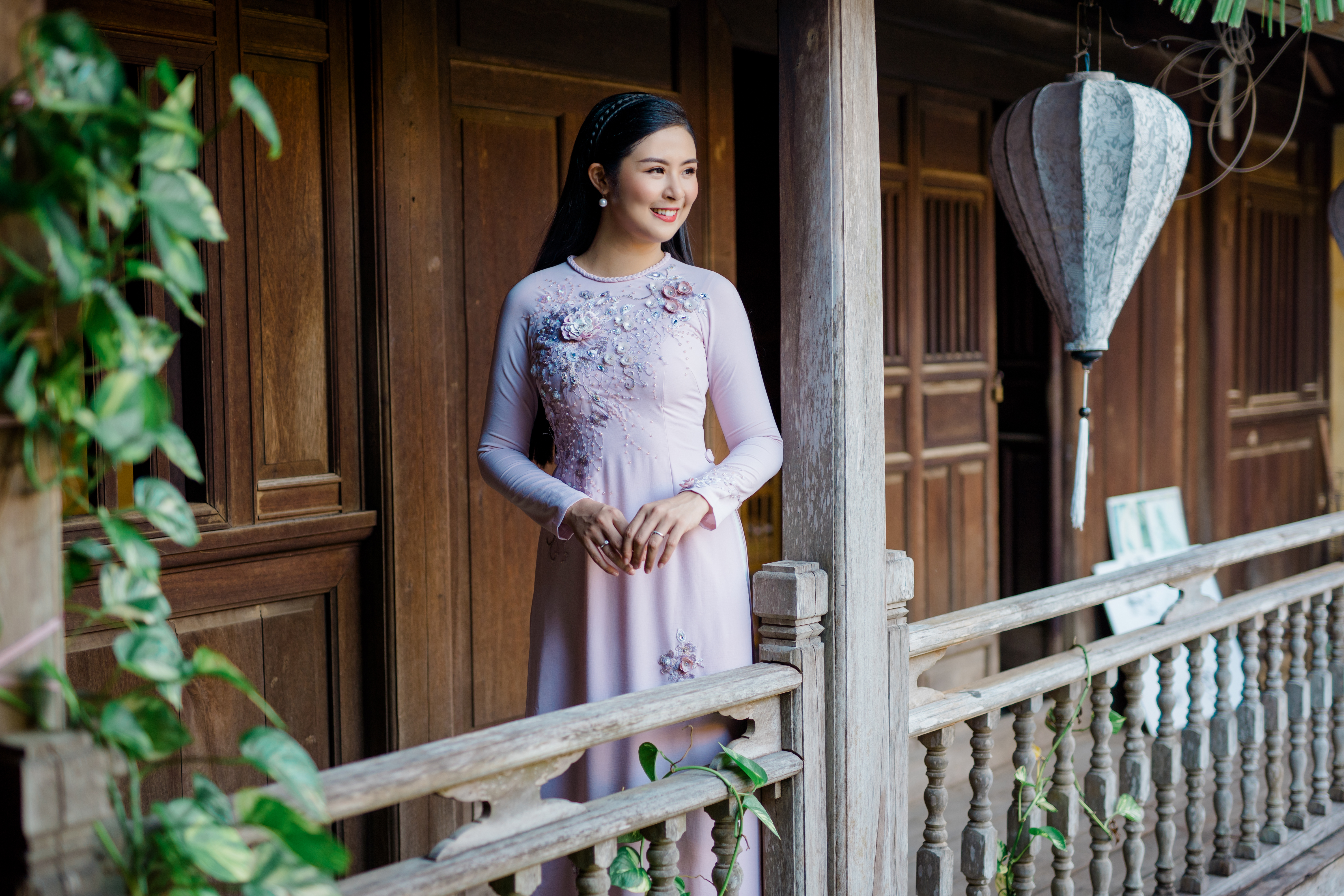 hoa-hau-ngoc-h226n-dau-d225u-noi-niem-mang-225o-d224i-truyen-thong-vuon-tam-the-gioi_7.jpg hoa-hau-ngoc-h226n-dau-d225u-noi-niem-mang-225o-d224i-truyen-thong-vuon-tam-the-gioi_7.jpg
