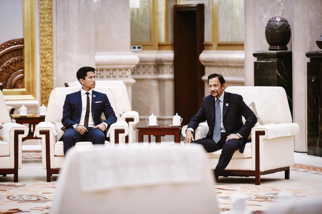 Hoàng tử điển trai nhất Brunei - người thừa kế 20 tỷ USD “cực phẩm” từ đầu đến chân từng làm MXH náo loạn giờ có cuộc sống thế nào? - Ảnh 3. Hoàng tử điển trai nhất Brunei - người thừa kế 20 tỷ USD “cực phẩm” từ đầu đến chân từng làm MXH náo loạn giờ có cuộc sống thế nào? - Ảnh 3.