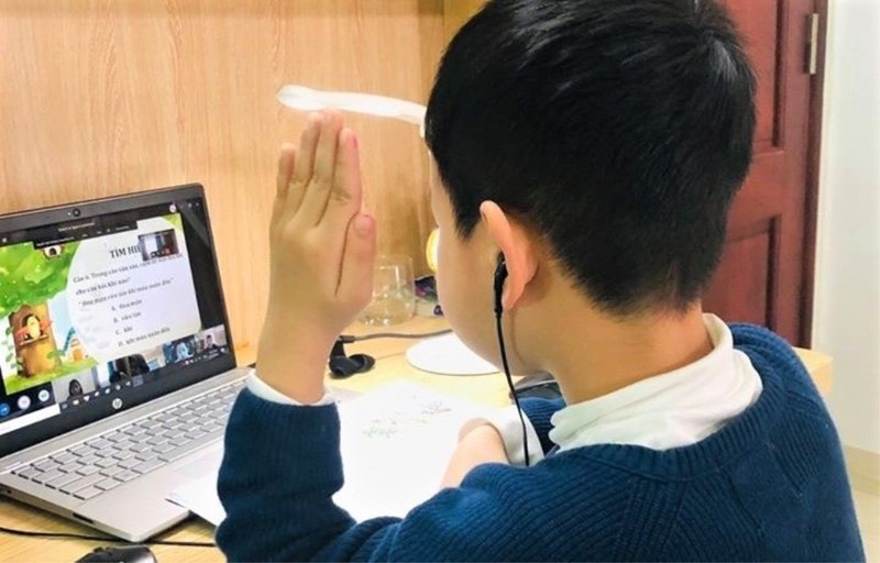 Học online giúp học sinh tạm dừng đến trường nhưng không dừng học