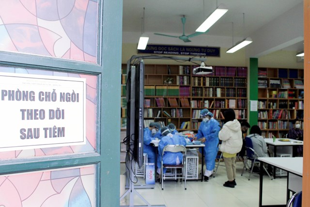 hoc-sinh-h224-noi-duoc-ti234m-vaccine-ngua-covid-19_12.jpg
