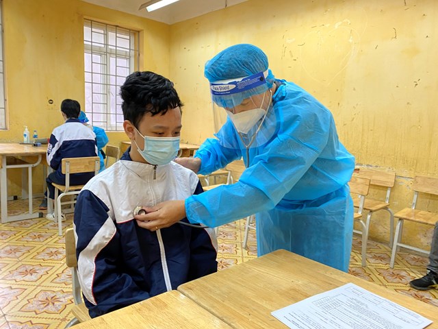 hoc-sinh-h224-noi-duoc-ti234m-vaccine-ngua-covid-19_7.jpg