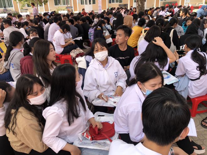 Học sinh lớp 10 quay lại chương trình Tư vấn mùa thi để dành xem - ảnh 2