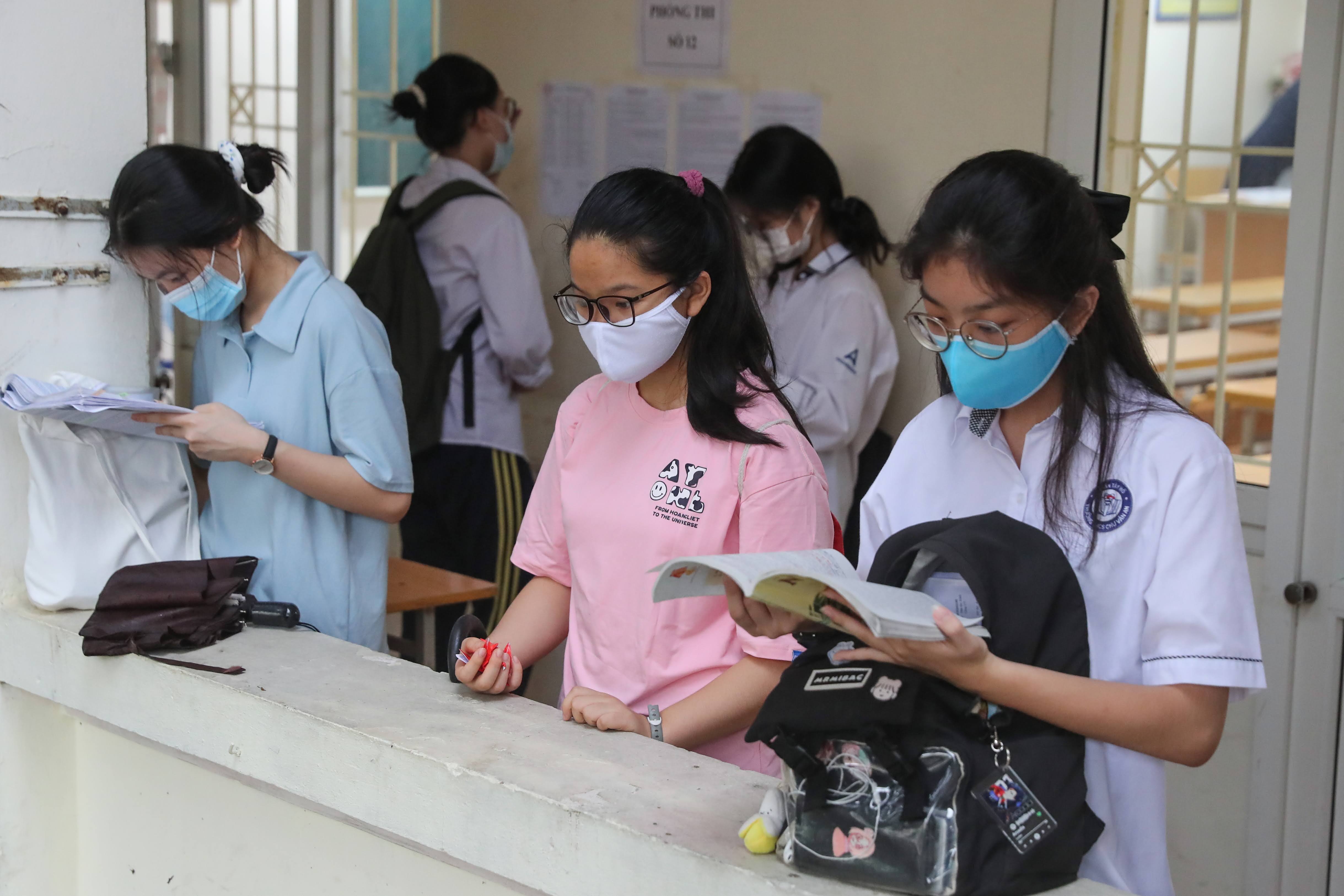 hoc-sinh-ng243ng-th244ng-tin-tuyen-sinh-v224o-lop-10_1.jpg hoc-sinh-ng243ng-th244ng-tin-tuyen-sinh-v224o-lop-10_1.jpg
