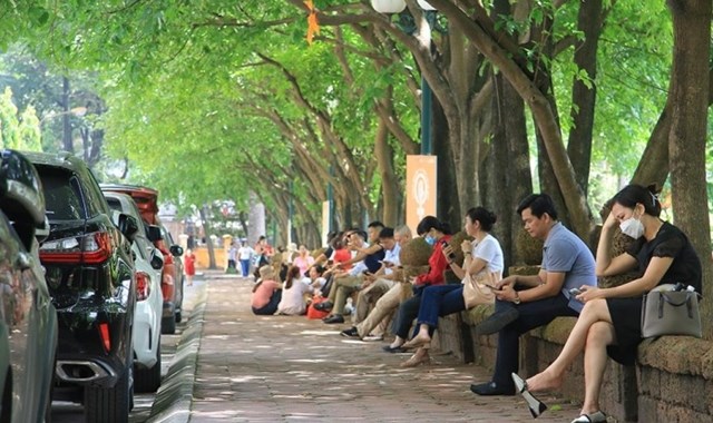 hoc-sinh-phu-huynh-h224-noi-n237n-tho-thi-v224o-lop-10-chuy234n_2.jpg hoc-sinh-phu-huynh-h224-noi-n237n-tho-thi-v224o-lop-10-chuy234n_2.jpg