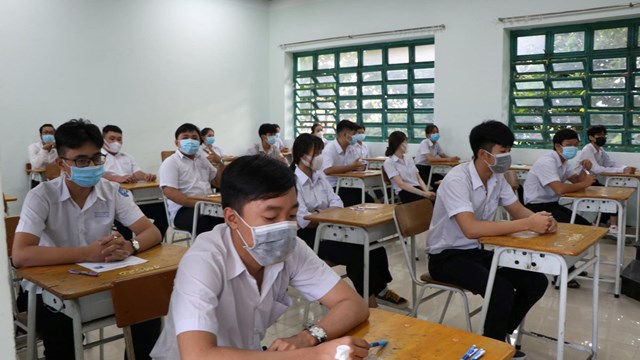 Học sinh TP Hồ Chí Minh trở lại trường học từ đầu năm 2022