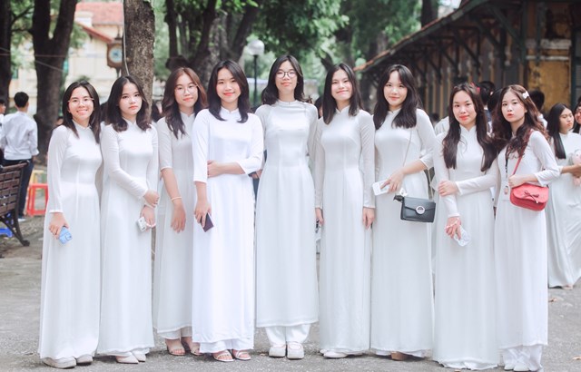 hoc-sinh-trang-diem-khi-den-truong-cam-hay-kh244ng_1.jpg hoc-sinh-trang-diem-khi-den-truong-cam-hay-kh244ng_1.jpg