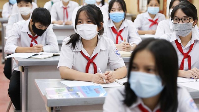 Học sinh từ lớp 1 đến lớp 6 tại Hà Nội vẫn học trực tuyến