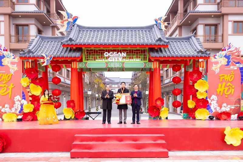 Ocean City xác lập kỷ lục Hội Chợ Xuân quy mô bậc nhất Việt Nam năm 2024 Ocean City xác lập kỷ lục Hội Chợ Xuân quy mô bậc nhất Việt Nam năm 2024