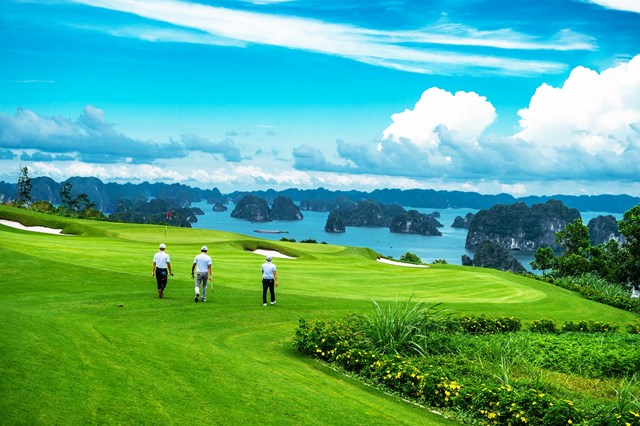 hoi-m234-golf-truyen-tai-nhau-nhung-diem-chech-in-si234u-hot-h232-n224y_1.jpg