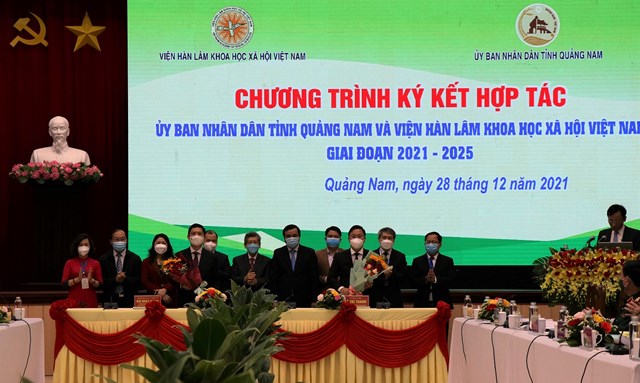 hoi-thao-khoa-hoc-quoc-gia-39quang-nam-550-nam-h236nh-th224nh-v224-ph225t-trien_5.jpg