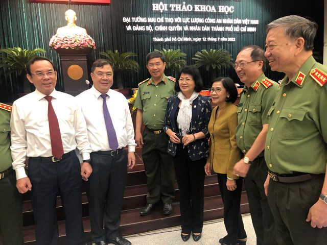 hoi-thao-ve-dai-tuong-mai-ch237-tho-vi-dai-tuong-dau-ti234n-cua-c244ng-an-nh226n-d226n_2.jpg