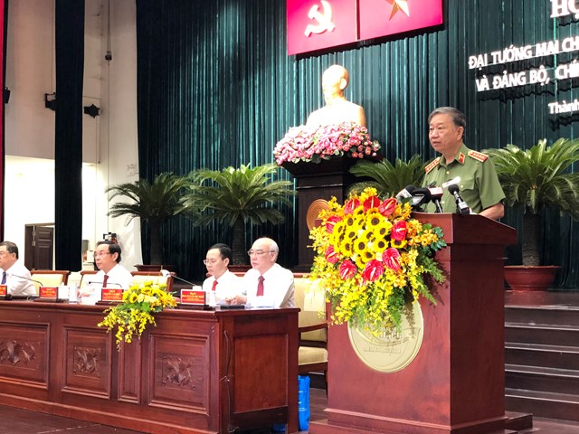 hoi-thao-ve-dai-tuong-mai-ch237-tho-vi-dai-tuong-dau-ti234n-cua-c244ng-an-nh226n-d226n_6.jpg