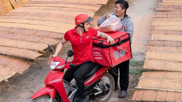 Hơn 1.000 nhà bán hàng tham gia “Học nhanh bán lẹ” cùng J&T Express 