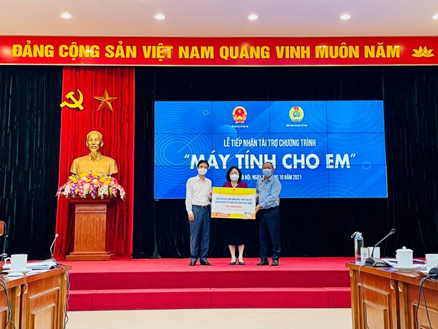 hon-108-ty-dong-ung-ho-chuong-tr236nh-39m225y-t237nh-cho-em39_2.jpg hon-108-ty-dong-ung-ho-chuong-tr236nh-39m225y-t237nh-cho-em39_2.jpg