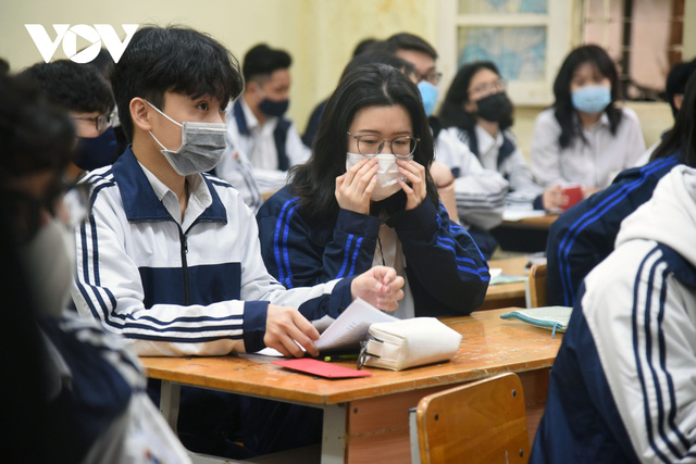 Hơn 2 triệu học sinh Hà Nội trở lại trường trong điều kiện phòng dịch được siết chặt - Ảnh 10.