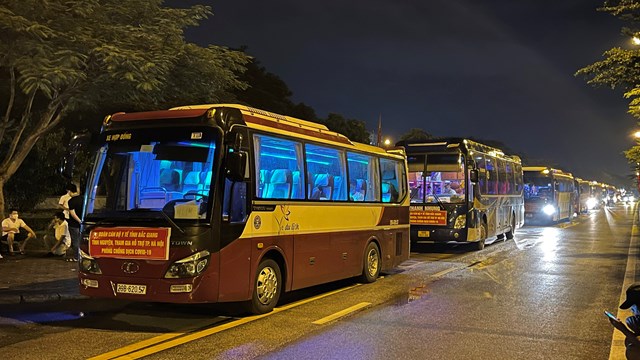 Hơn 800 nhân viên y tế tỉnh Bắc Giang đã có mặt tại Hà Nội