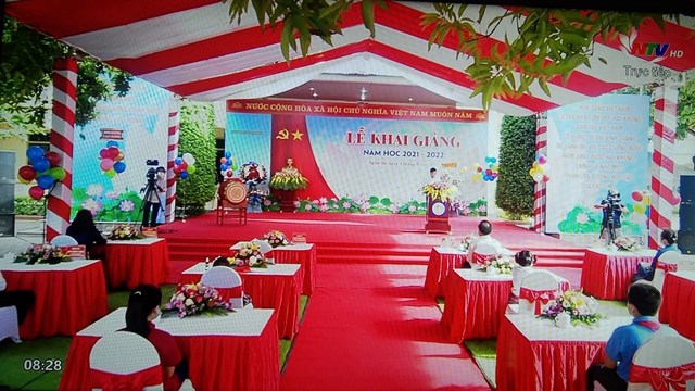 Hơn 850.000 học sinh Nghệ An dự lễ khai giảng qua tivi