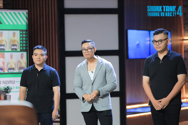 Hot Tik Toker lập kỷ lục trên Shark Tank khi nhốt được hết dàn cá mập cùng đầu tư : Từ cậu bé viêm gan, bỏ làm thầy giáo trở thành Kiện tướng thể hình quốc gia, lập startup giảm béo chuẩn y khoa - Ảnh 2. Hot Tik Toker lập kỷ lục trên Shark Tank khi nhốt được hết dàn cá mập cùng đầu tư : Từ cậu bé viêm gan, bỏ làm thầy giáo trở thành Kiện tướng thể hình quốc gia, lập startup giảm béo chuẩn y khoa - Ảnh 2.