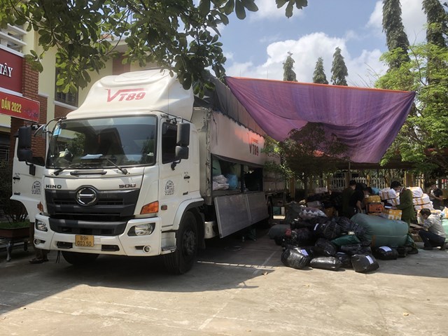 hue-ph225t-hien-t224i-xe-van-chuyen-h224ng-cam-h224ng-lau_3.jpg hue-ph225t-hien-t224i-xe-van-chuyen-h224ng-cam-h224ng-lau_3.jpg