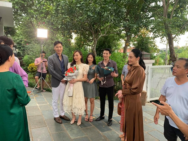 huong-vi-t236nh-th226n-bo-phim-ph225-vo-nhieu-ki-luc-nhat-tr234n-m224n-anh-viet_3.jpg