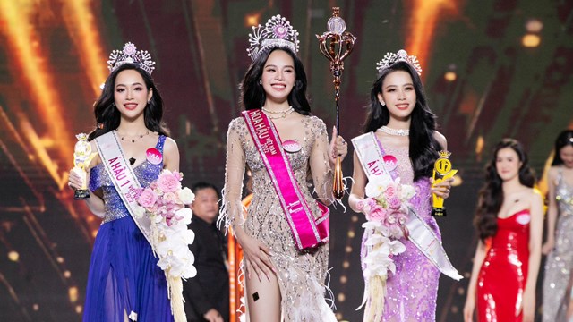 Huỳnh Thị Thanh Thủy đăng quang Hoa hậu Việt Nam 2022 