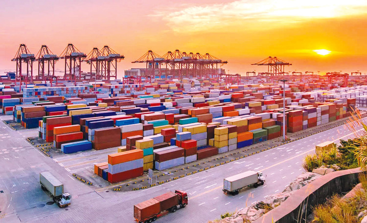 Kinh tế toàn cầu cho thấy sức chống chịu trước những bất định chưa từng có về thương mại, chính sách