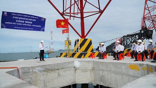 Kéo đường dây 220kV vượt biển đầu tiên trên 64,70km nối liền Kiên Bình với Phú Quốc