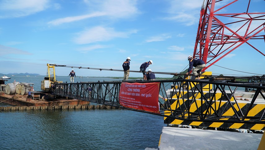 k233o-duong-d226y-220kv-vuot-bien-dau-ti234n-tr234n-6470km-noi-lien-ki234n-b236nh-voi-ph250-quoc_2.jpg k233o-duong-d226y-220kv-vuot-bien-dau-ti234n-tr234n-6470km-noi-lien-ki234n-b236nh-voi-ph250-quoc_2.jpg