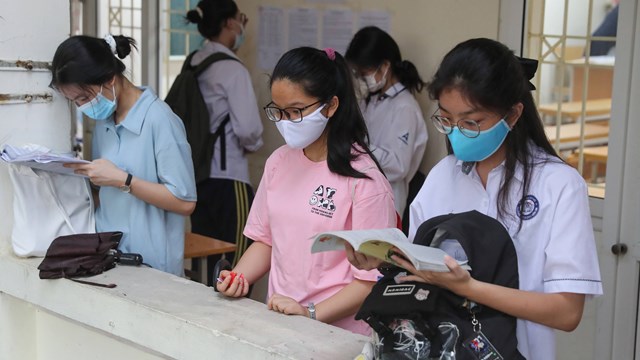 Kì thi tuyển sinh vào 10: Hà Nội nên bỏ môn thi thứ 4