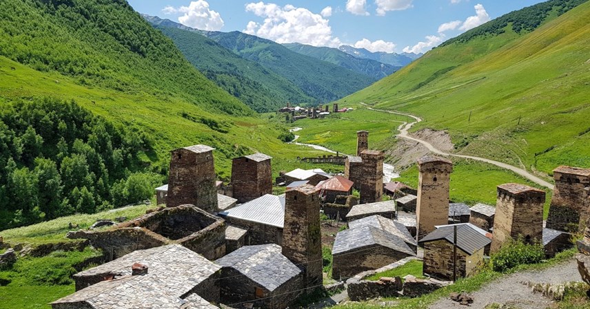 kh225m-ph225-svaneti-cua-ng245-huyen-b237-v249ng-cao-nguy234n-georgia-co-dai_1.jpg kh225m-ph225-svaneti-cua-ng245-huyen-b237-v249ng-cao-nguy234n-georgia-co-dai_1.jpg