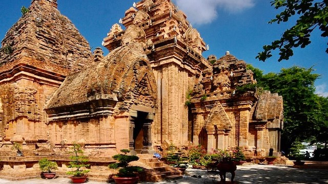 Khánh Hòa mở cửa đón du khách đến tham quan danh thắng
