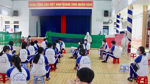 Khánh Hòa: Triển khai tiêm vắc xin cho học sinh THPT