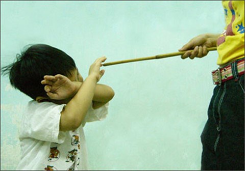 Không thể dạy dỗ trẻ em bằng roi vọt