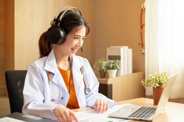 Khách hàng FWD được tư vấn miễn phí 24/7 về các vấn đề sức khỏe và cuộc sống - Ảnh 2. Khách hàng FWD được tư vấn miễn phí 24/7 về các vấn đề sức khỏe và cuộc sống - Ảnh 2.