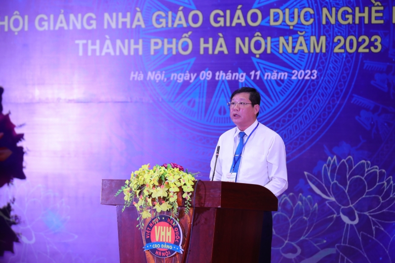 Phó Giám đốc Sở Lao động - Thương binh và Xã hội Hà Nội Hoàng Thành Thái phát biểu khai mạc Hội giảng