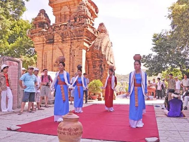 khai-mac-le-hoi-th225p-b224-ponagar-nam-2022_2.jpg