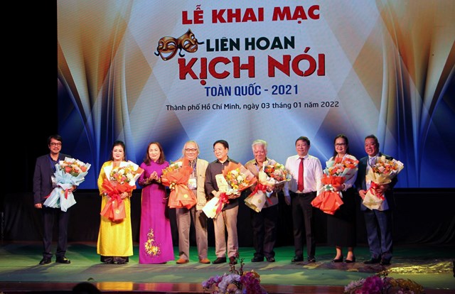 khai-mac-li234n-hoan-kich-n243i-to224n-quoc-2021_2.jpg