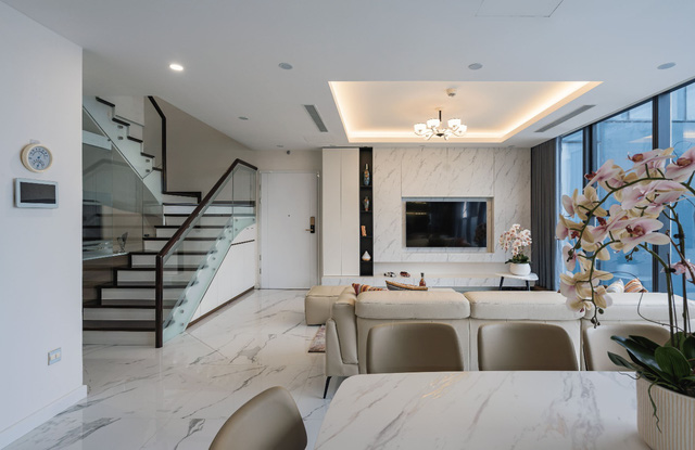 Khám phá căn hộ duplex sở hữu tầm view bao trọn sông Hồng trong khu nhà giàu bậc nhất Hà Nội - Ảnh 4. Khám phá căn hộ duplex sở hữu tầm view bao trọn sông Hồng trong khu nhà giàu bậc nhất Hà Nội - Ảnh 4.