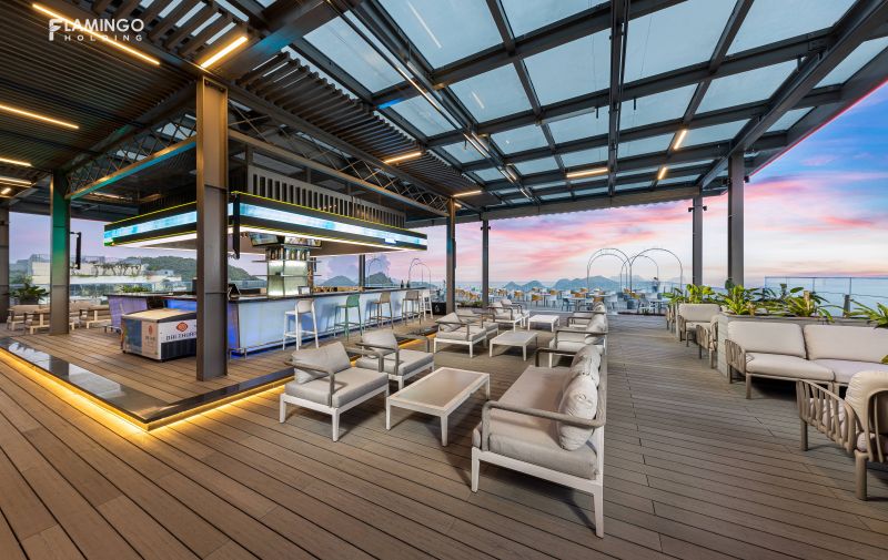 Rooftop bar tại quần thể nghỉ dưỡng Flamigo Cát Bà resort