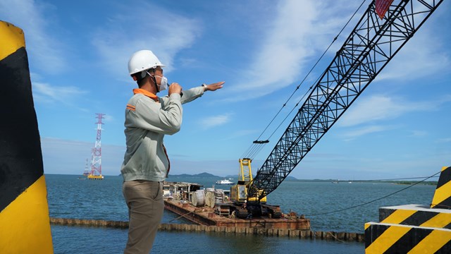 Khẩn trương đẩy nhanh tiến độ công trình đường dây 220KV vượt biển Kiên Bình-Phú Quốc