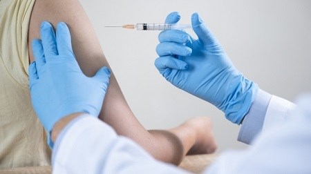 Khi nguồn cung ứng đủ, sẽ tiêm vaccine cho học sinh