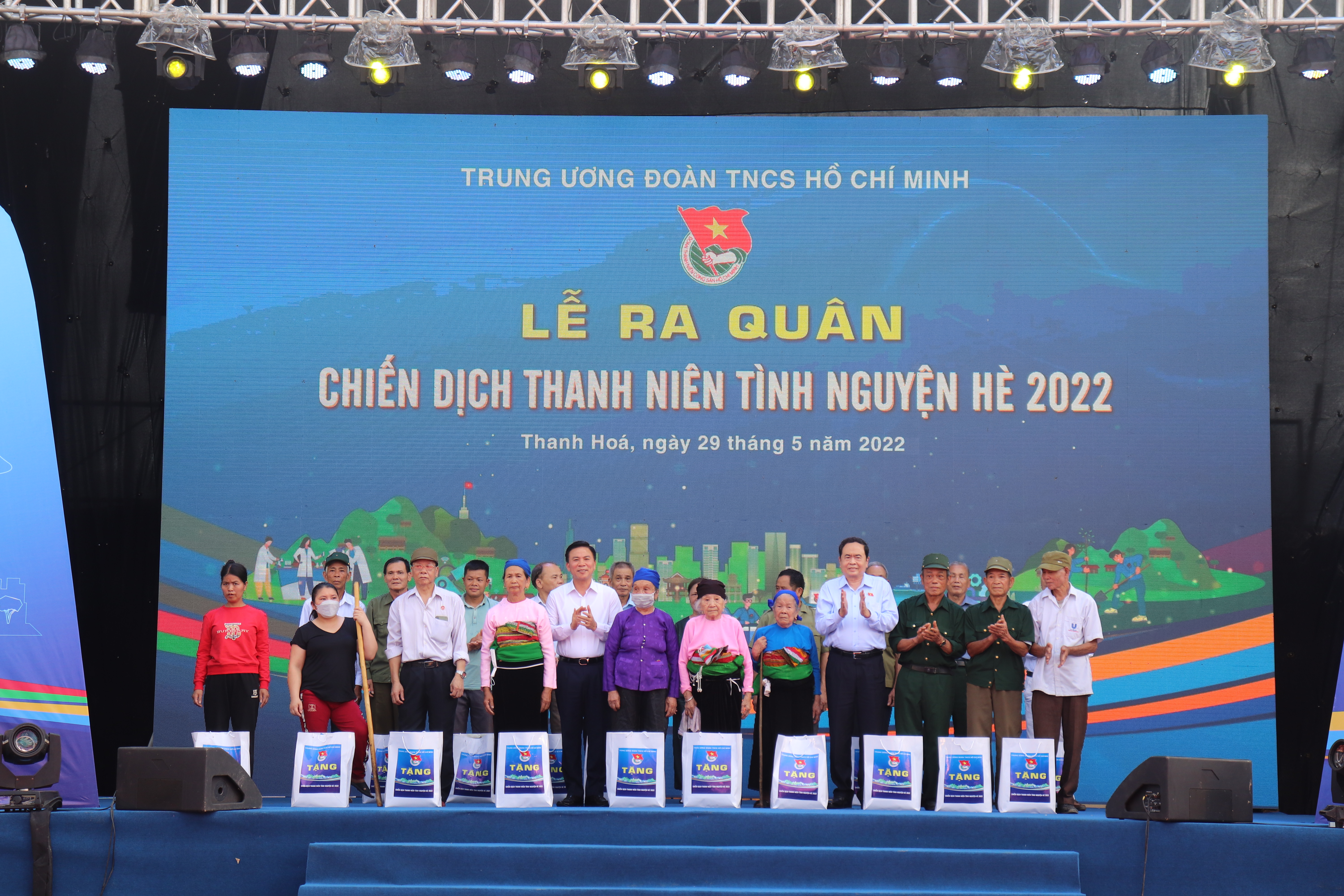 khoi-dong-chien-dich-thanh-ni234n-t236nh-nguyen-h232-2022_8.jpg khoi-dong-chien-dich-thanh-ni234n-t236nh-nguyen-h232-2022_8.jpg