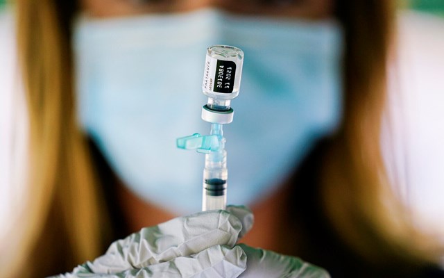 khuyen-c225o-cua-fda-ve-mui-ti234m-vaccine-covid-19-tang-cuong_2.jpg