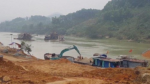 Kiểm tra toàn diện hoạt động khai thác cát sỏi lòng sông tại Tuyên Quang 