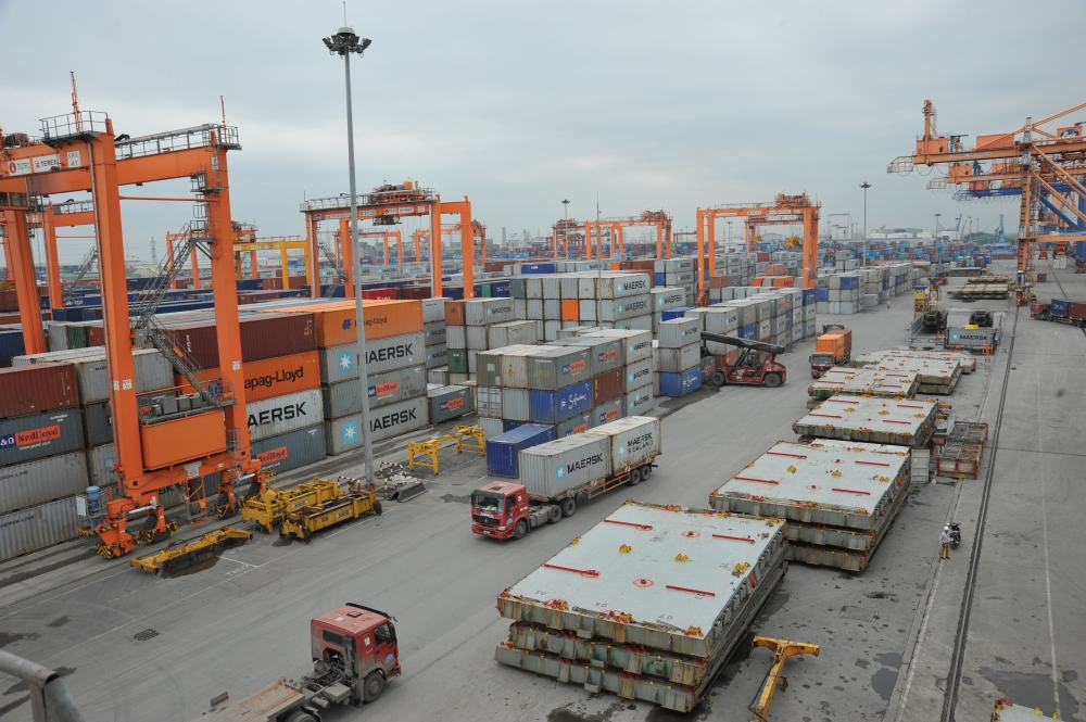 Kim ngạch xuất nhập khẩu vượt mốc 200 tỷ USD