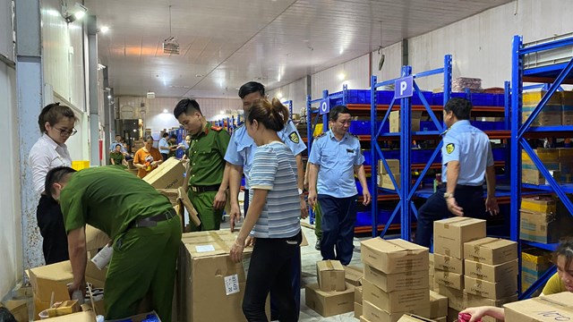 Kinh doanh hàng nhập lậu tiền tỷ, Công ty Việt Tường Thuận bị xử phạt 360 triệu đồng